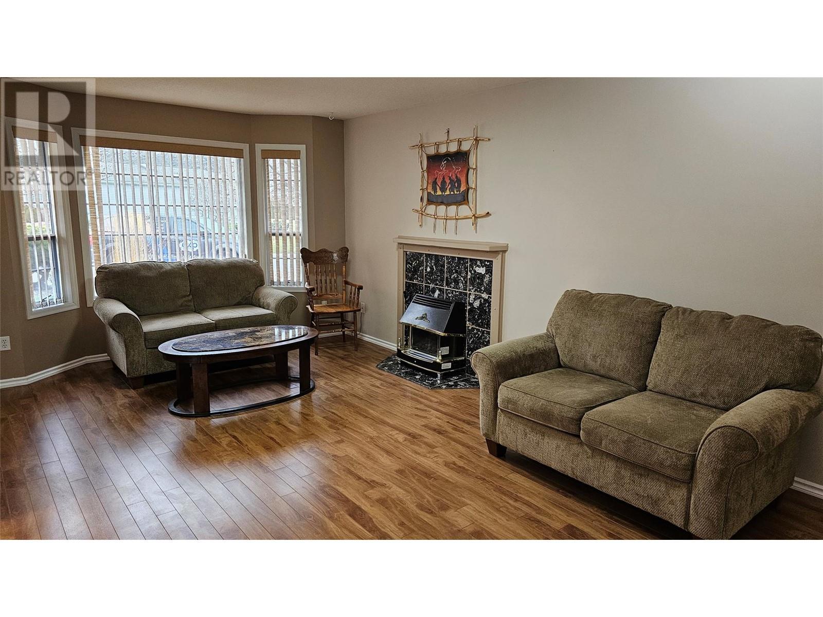 Property at 221 Sandpiper Crescent image 3