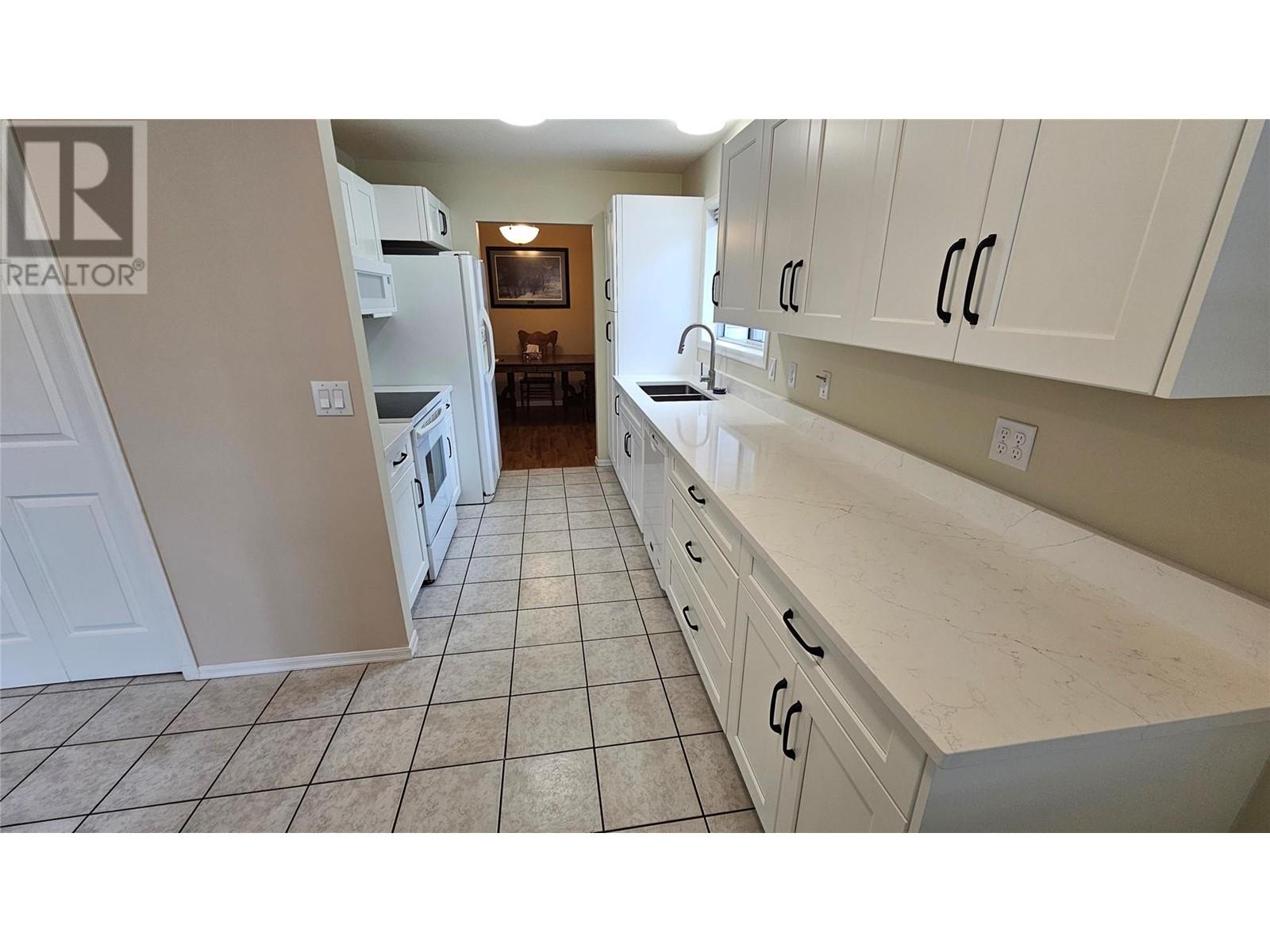 Property at 221 Sandpiper Crescent image 5