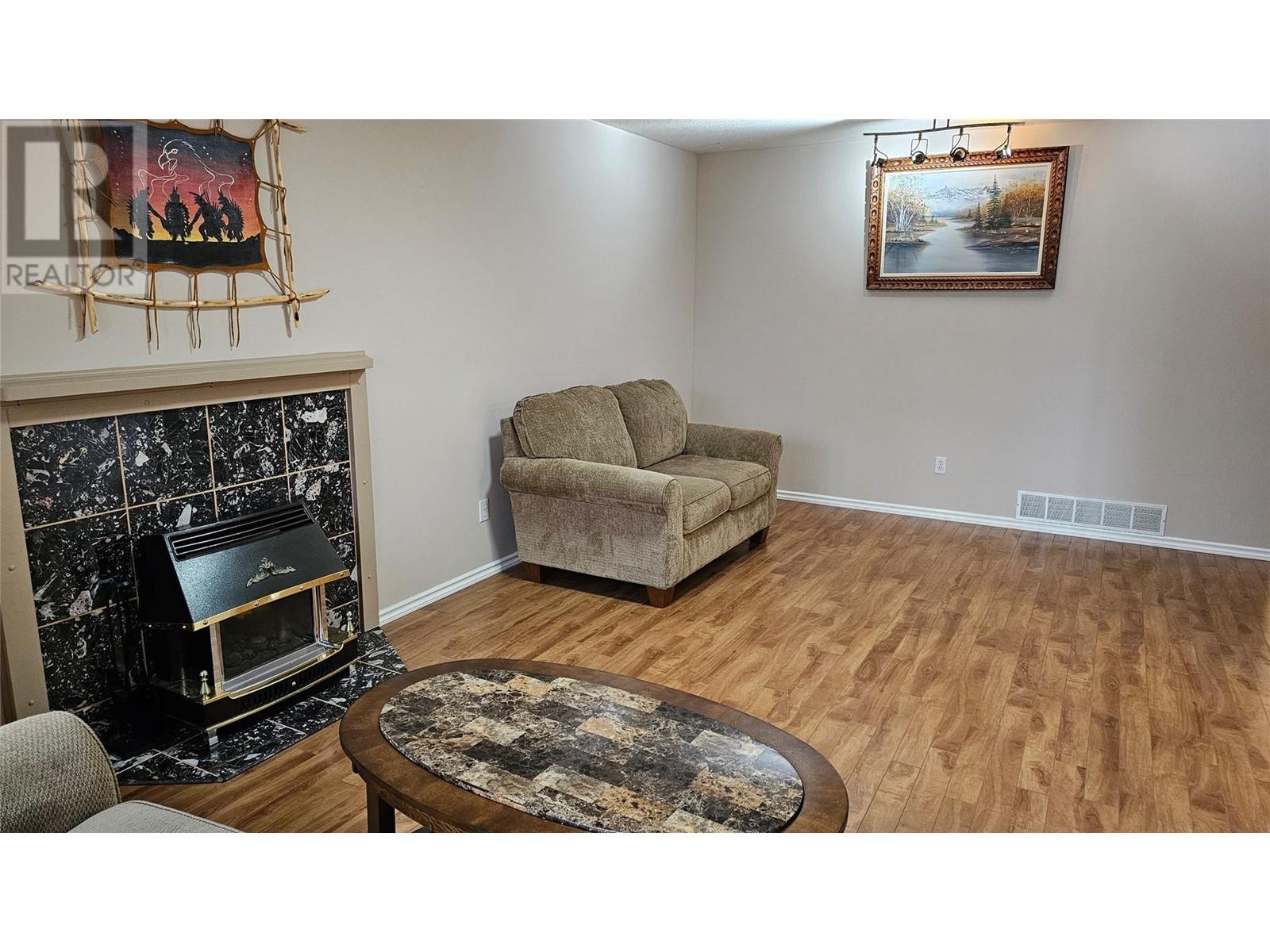 Property at 221 Sandpiper Crescent image 4