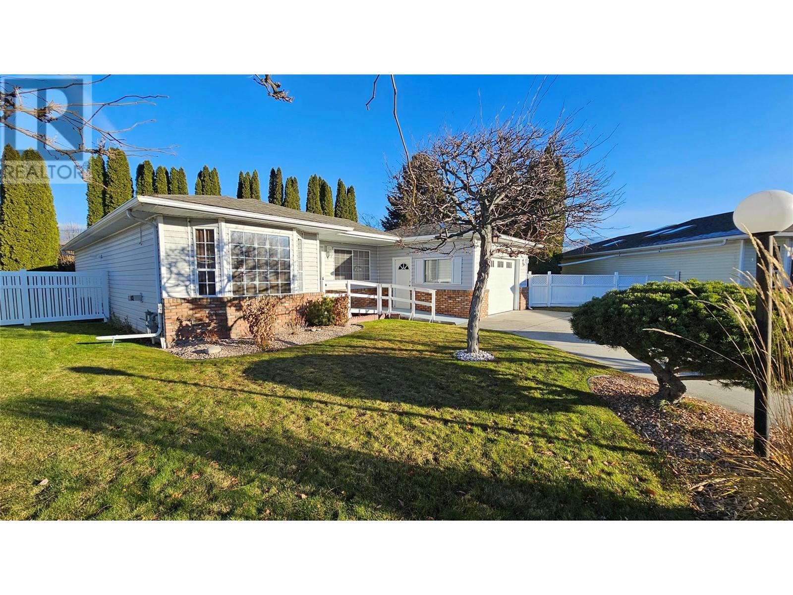 Property at 221 Sandpiper Crescent image 2