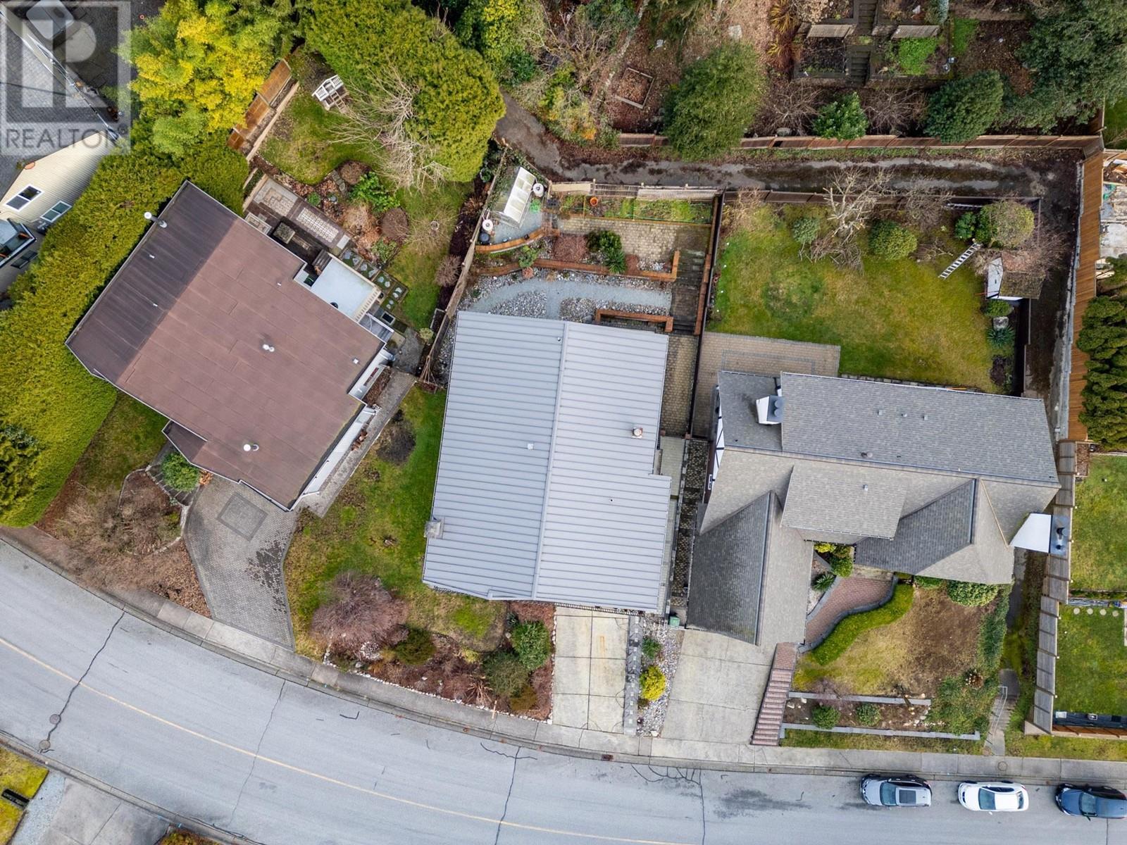 224 April Road, Port Moody, British Columbia  V3H 3W1 - Photo 33 - R2959183