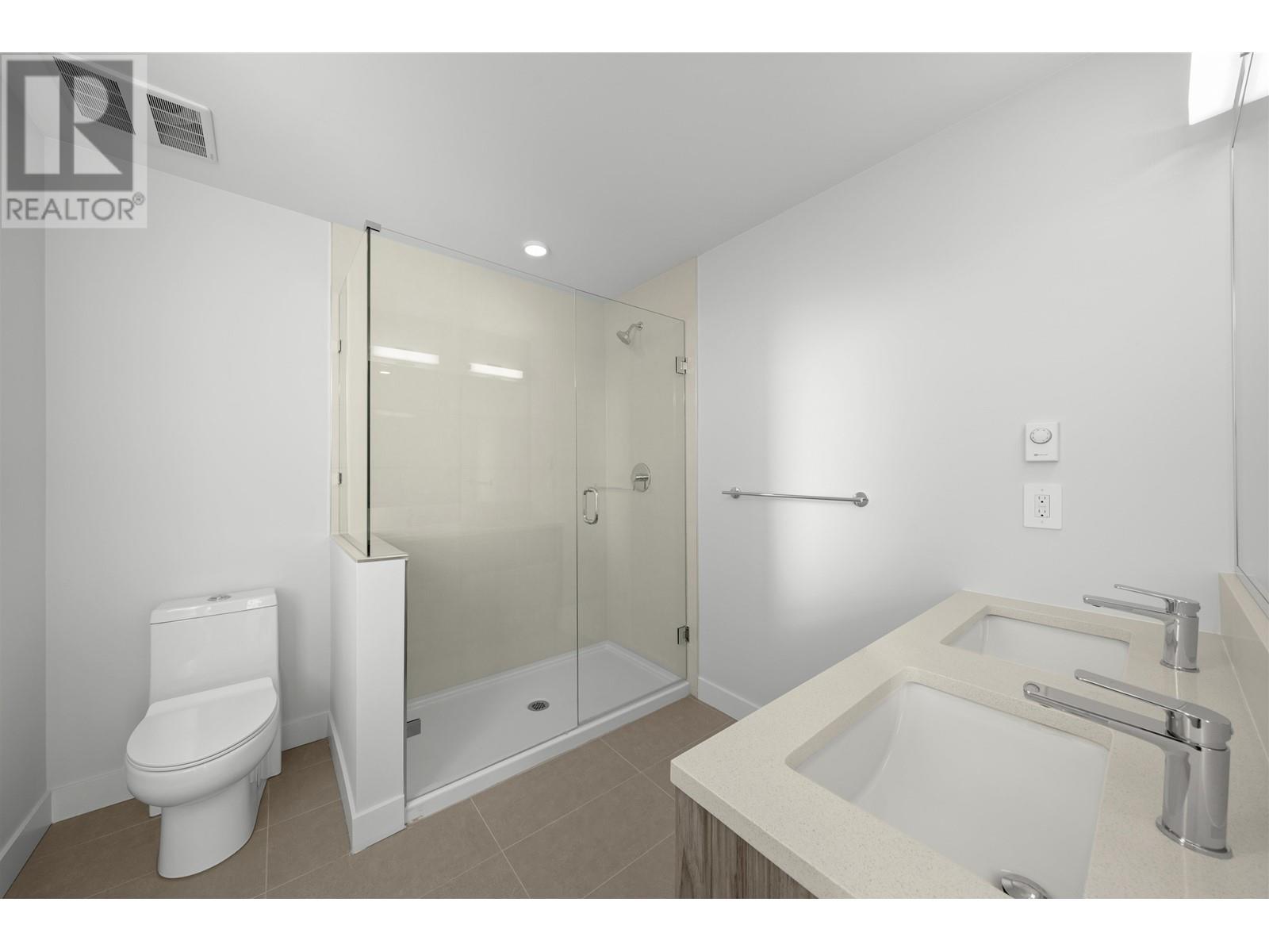 Listing Picture 6 of 22 : 304 5535 HASTINGS STREET, Burnaby / 本拿比 - 魯藝地產 Yvonne Lu Group - MLS Medallion Club Member