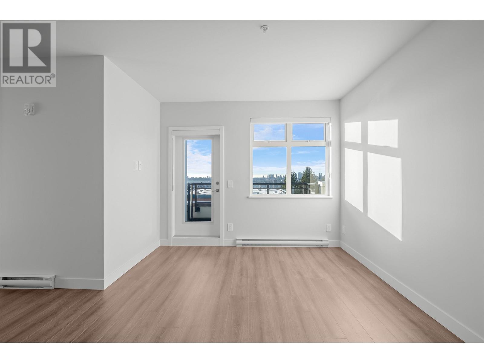 Listing Picture 11 of 22 : 304 5535 HASTINGS STREET, Burnaby / 本拿比 - 魯藝地產 Yvonne Lu Group - MLS Medallion Club Member