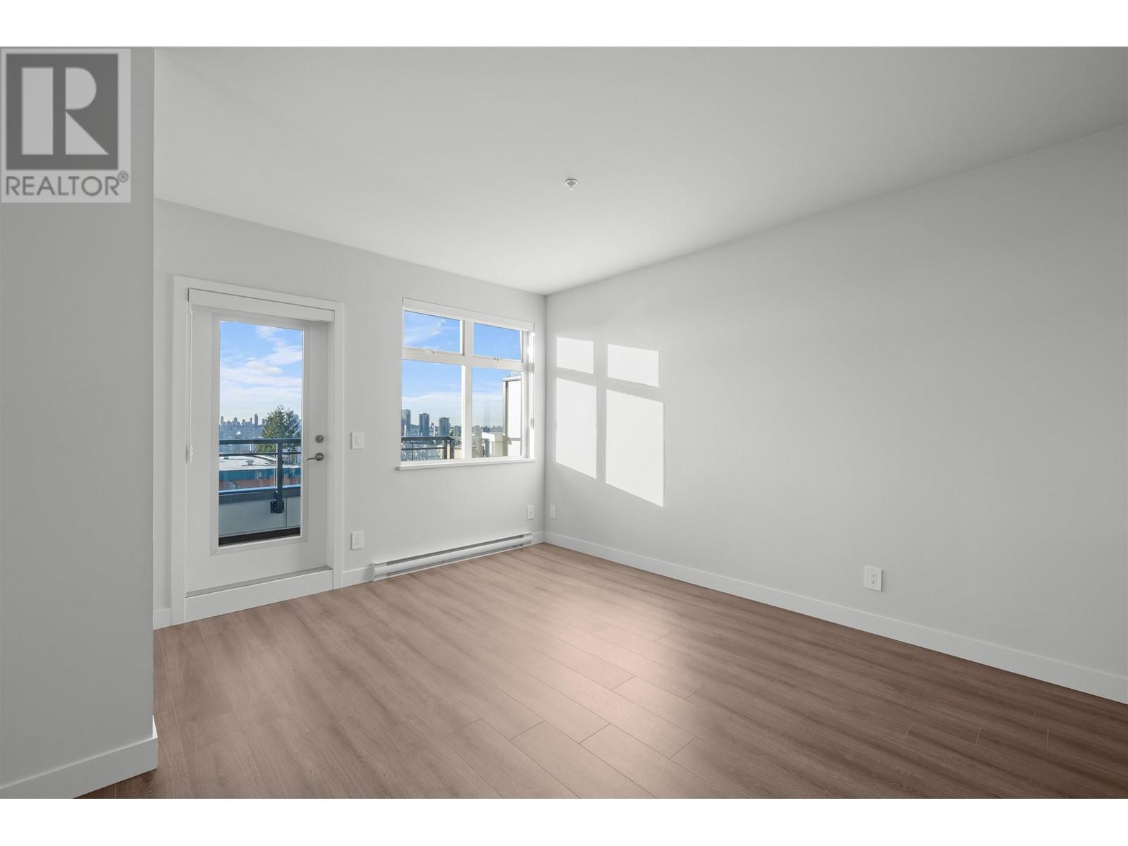 Listing Picture 3 of 22 : 304 5535 HASTINGS STREET, Burnaby / 本拿比 - 魯藝地產 Yvonne Lu Group - MLS Medallion Club Member
