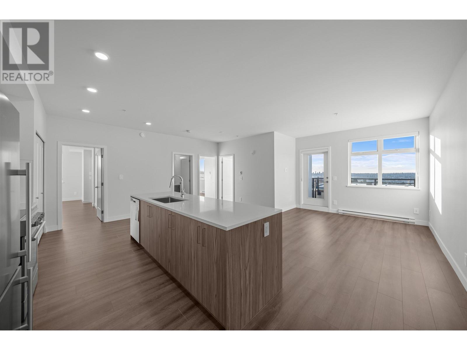 Listing Picture 12 of 22 : 304 5535 HASTINGS STREET, Burnaby / 本拿比 - 魯藝地產 Yvonne Lu Group - MLS Medallion Club Member