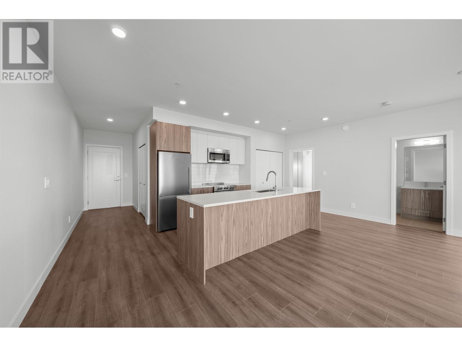 Listing Picture 10 of 22 : 304 5535 HASTINGS STREET, Burnaby / 本拿比 - 魯藝地產 Yvonne Lu Group - MLS Medallion Club Member