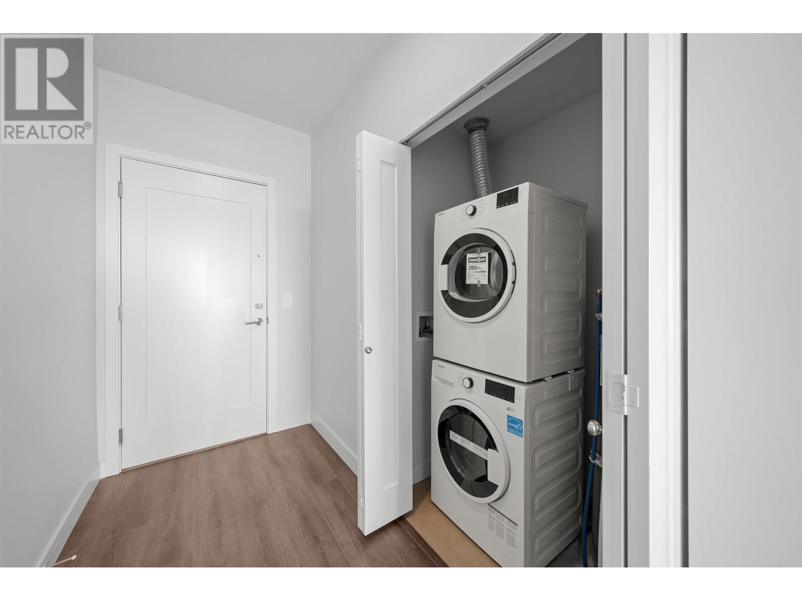 Listing Picture 9 of 22 : 304 5535 HASTINGS STREET, Burnaby / 本拿比 - 魯藝地產 Yvonne Lu Group - MLS Medallion Club Member