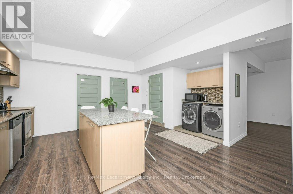 Property at 502 - 8 HICKORY STREET W image 5