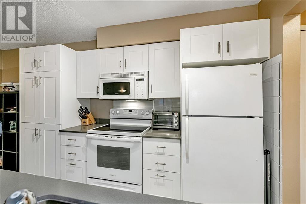 501 9847 Manchester Drive, Burnaby, British Columbia  V3N 4P4 - Photo 5 - R2960378