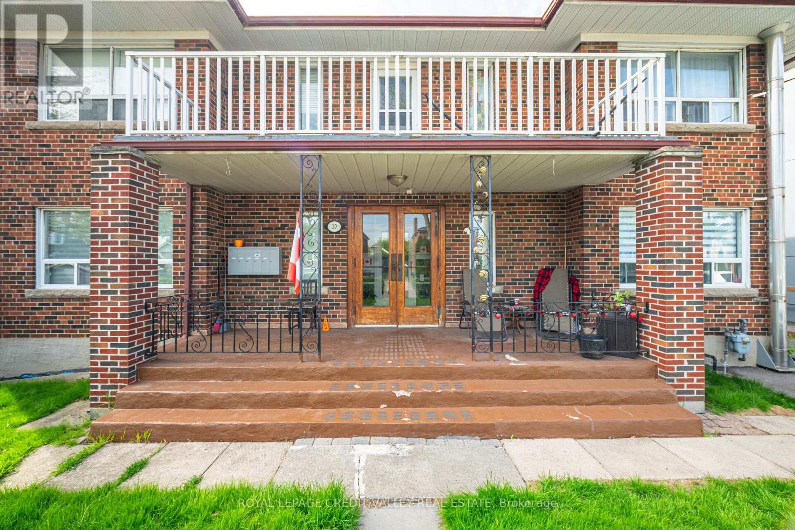 Property at 19 ROSELAND DRIVE image 5