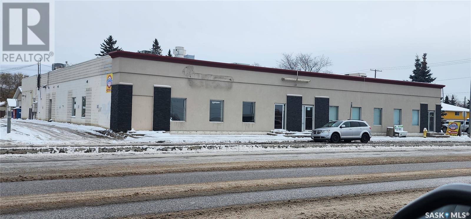 1657 Park Street, Regina, Saskatchewan  S4N 5A2 - Photo 1 - SK993674