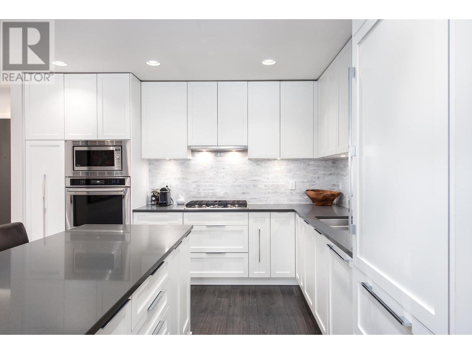 405 3873 CATES LANDING WAY