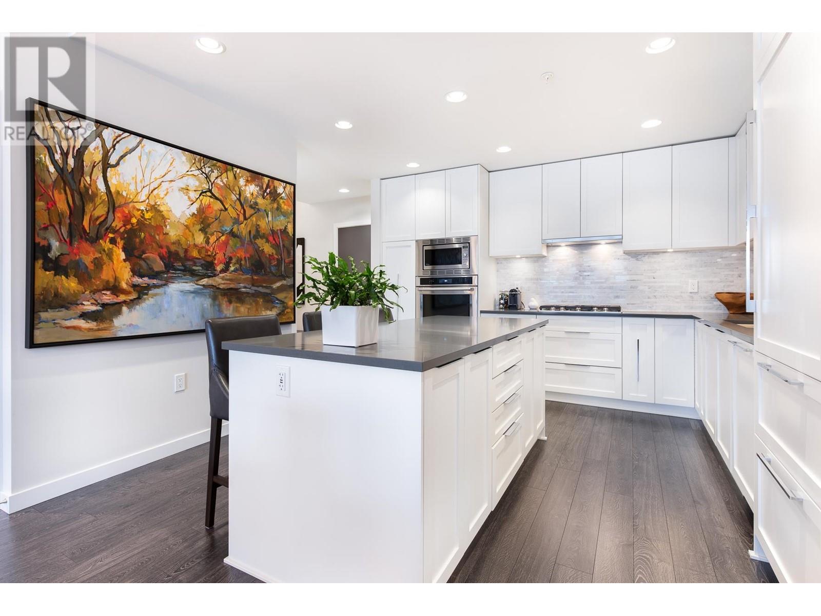 405 3873 CATES LANDING WAY