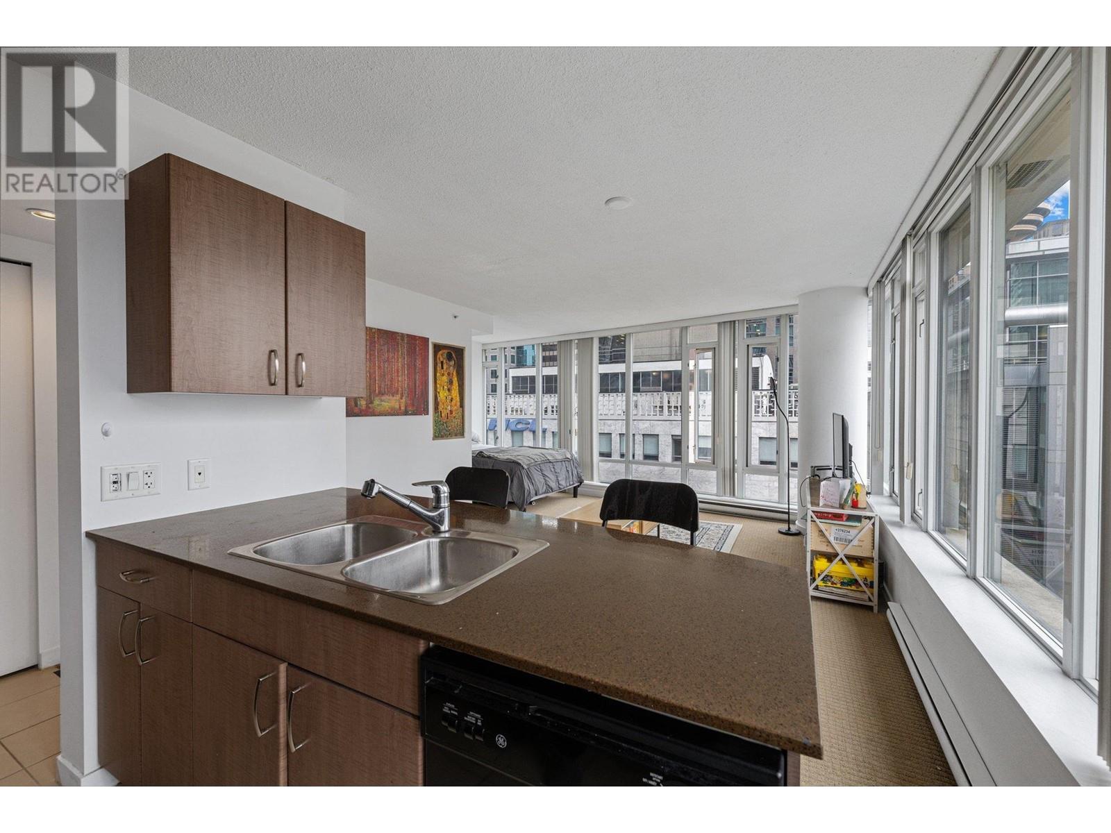 718 610 Granville Street, Vancouver, British Columbia  V6C 3T3 - Photo 15 - R2960362
