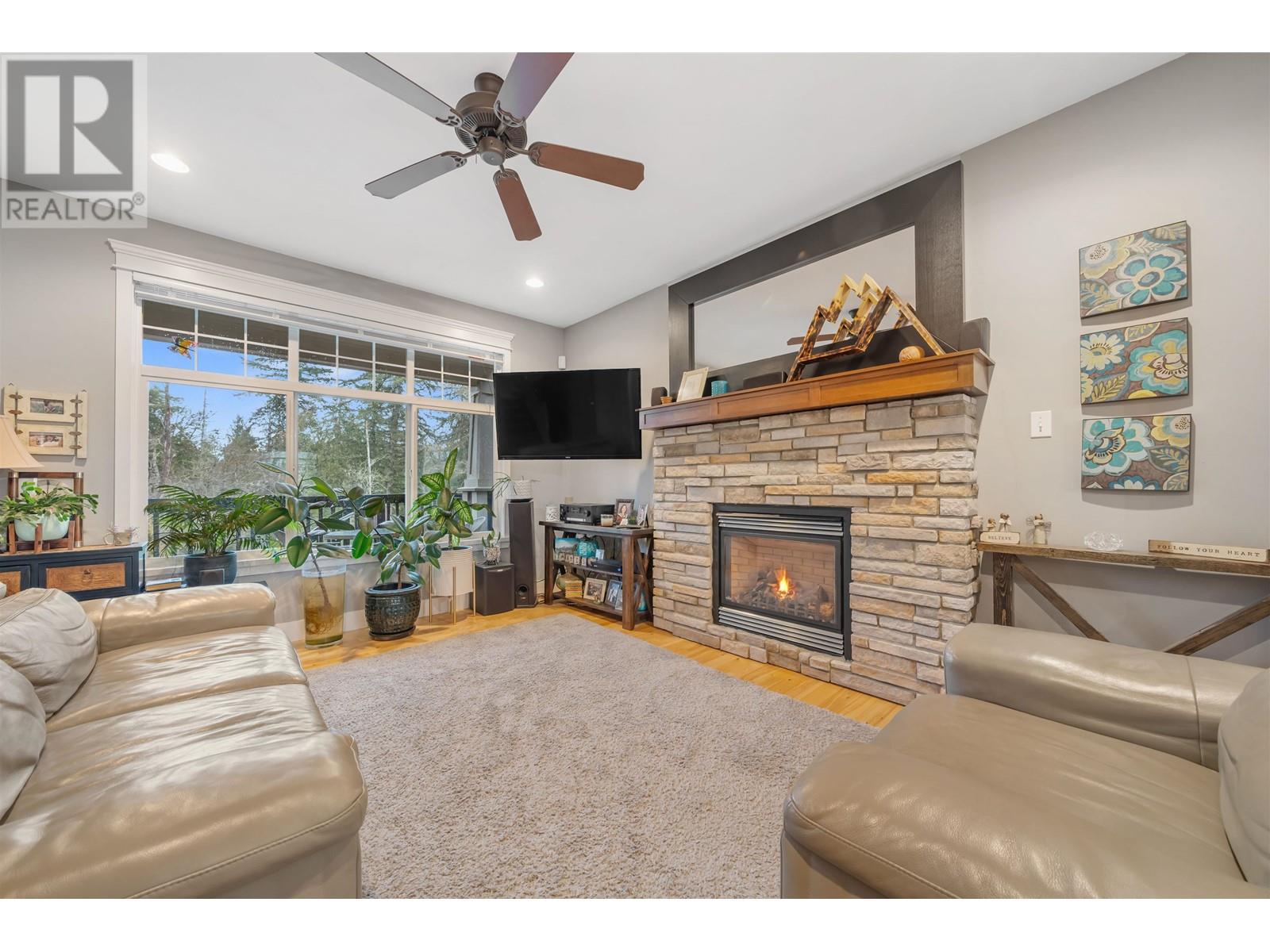 11249 Creekside Street, Maple Ridge, British Columbia  V2W 0C8 - Photo 3 - R2958778