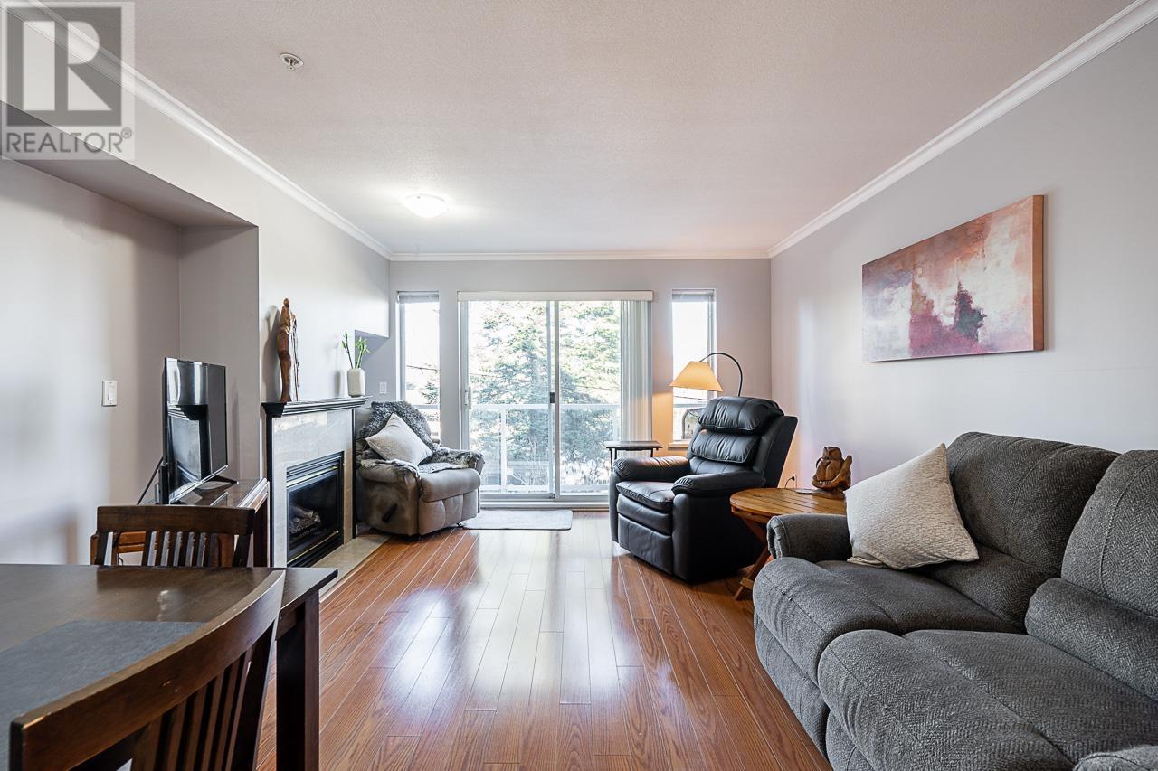 302 4181 Norfolk Street, Burnaby, British Columbia V5G 1E8 - Photo 4 - R2960432