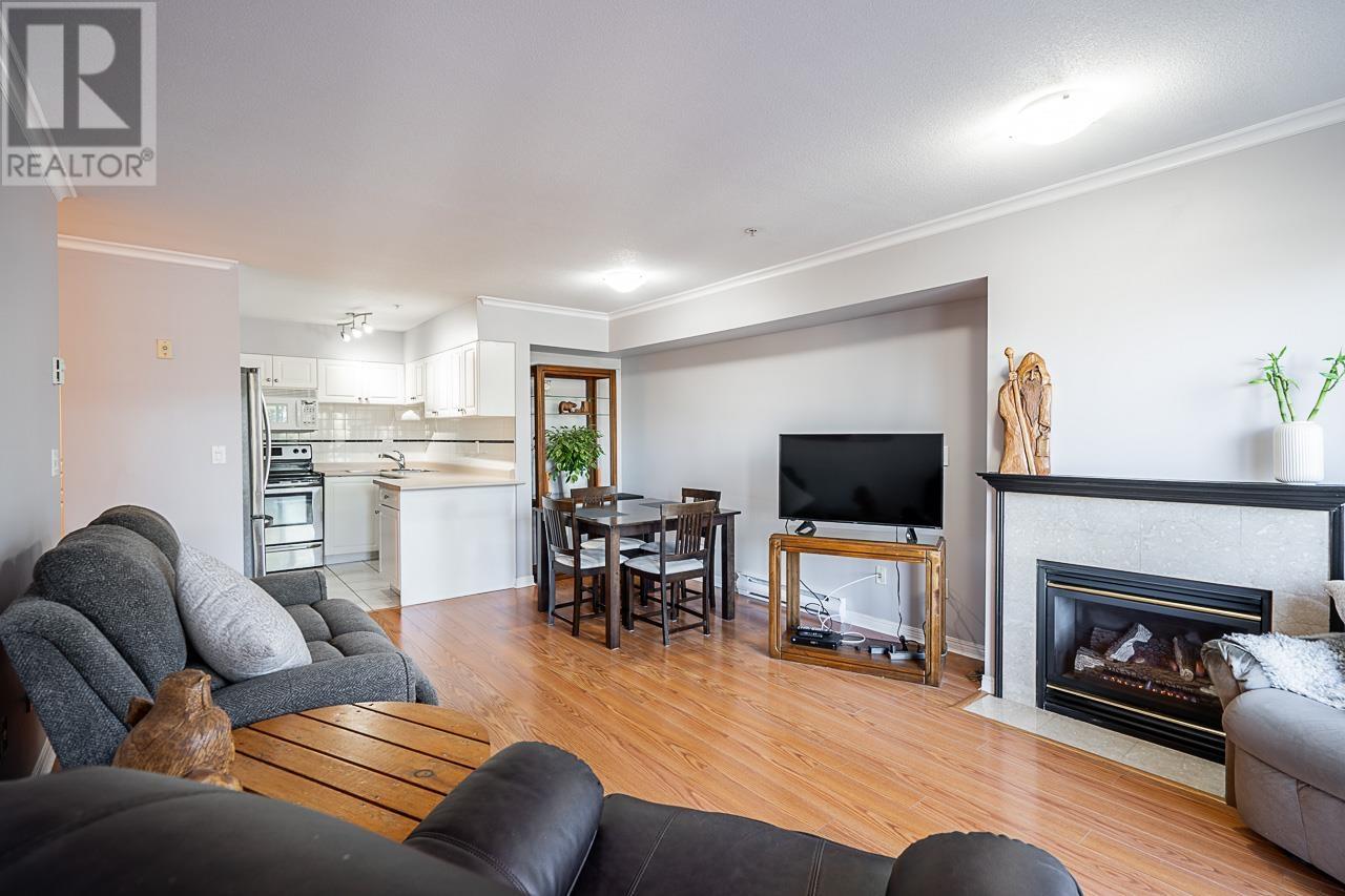 302 4181 Norfolk Street, Burnaby, British Columbia V5G 1E8 - Photo 6 - R2960432