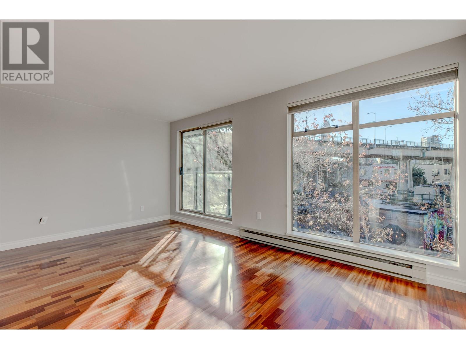 Listing Picture 16 of 40 : 546 1515 W 2ND AVENUE, Vancouver / 溫哥華 - 魯藝地產 Yvonne Lu Group - MLS Medallion Club Member