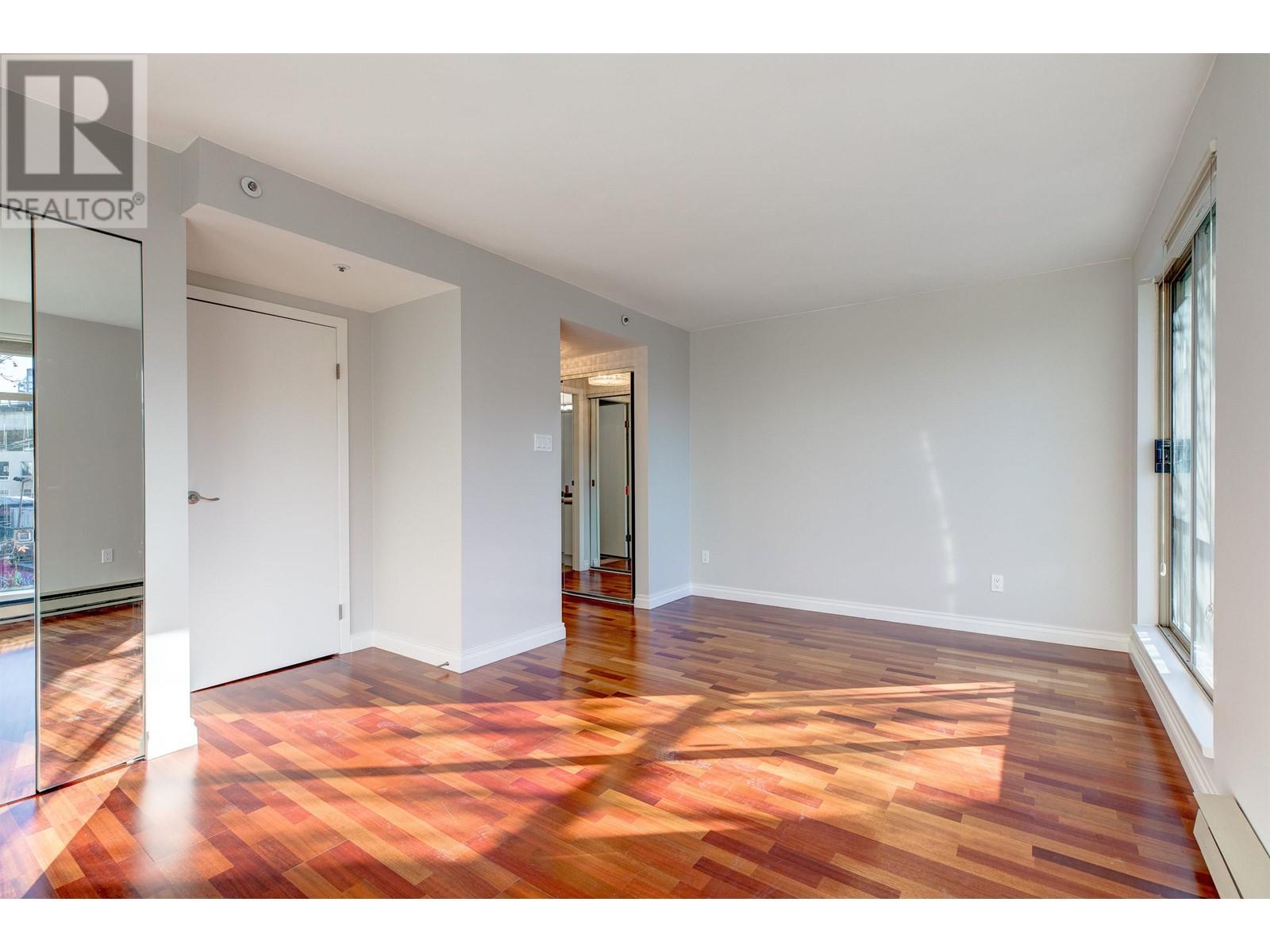 Listing Picture 17 of 40 : 546 1515 W 2ND AVENUE, Vancouver / 溫哥華 - 魯藝地產 Yvonne Lu Group - MLS Medallion Club Member