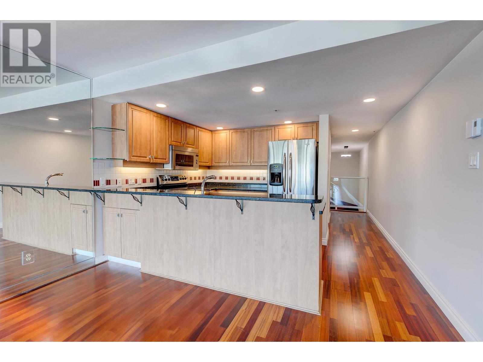 Listing Picture 20 of 40 : 546 1515 W 2ND AVENUE, Vancouver / 溫哥華 - 魯藝地產 Yvonne Lu Group - MLS Medallion Club Member