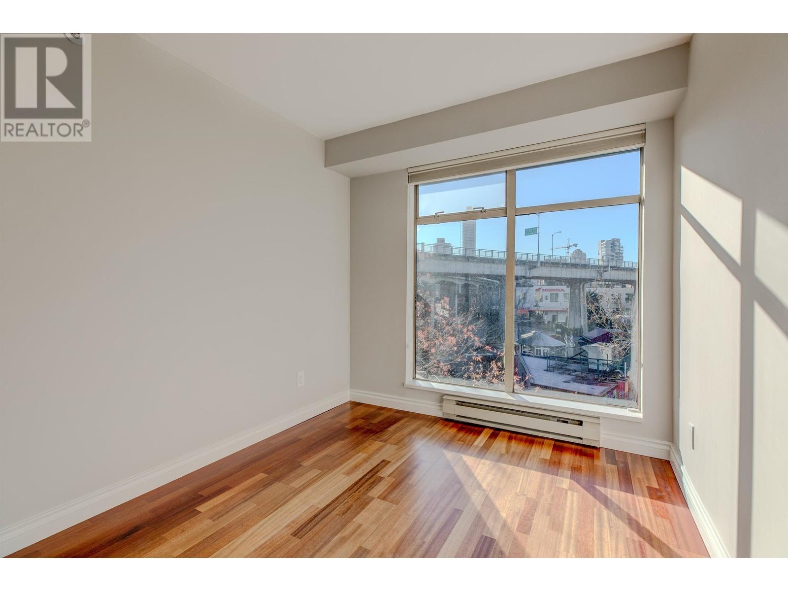 Listing Picture 31 of 40 : 546 1515 W 2ND AVENUE, Vancouver / 溫哥華 - 魯藝地產 Yvonne Lu Group - MLS Medallion Club Member