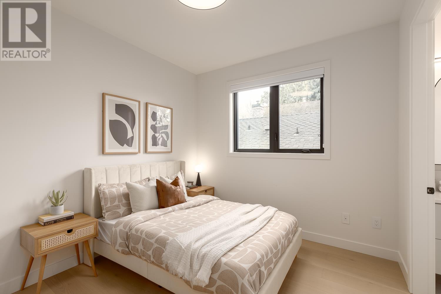 Listing Picture 16 of 31 : 1 3858 W 13TH AVENUE, Vancouver / 溫哥華 - 魯藝地產 Yvonne Lu Group - MLS Medallion Club Member