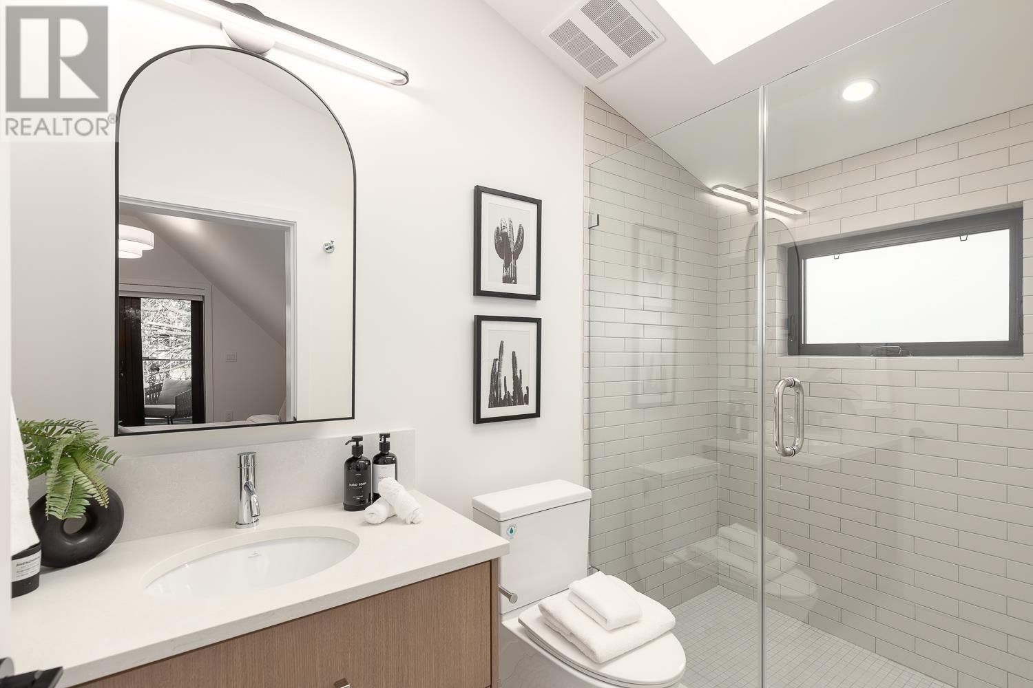 Listing Picture 27 of 31 : 1 3858 W 13TH AVENUE, Vancouver / 溫哥華 - 魯藝地產 Yvonne Lu Group - MLS Medallion Club Member