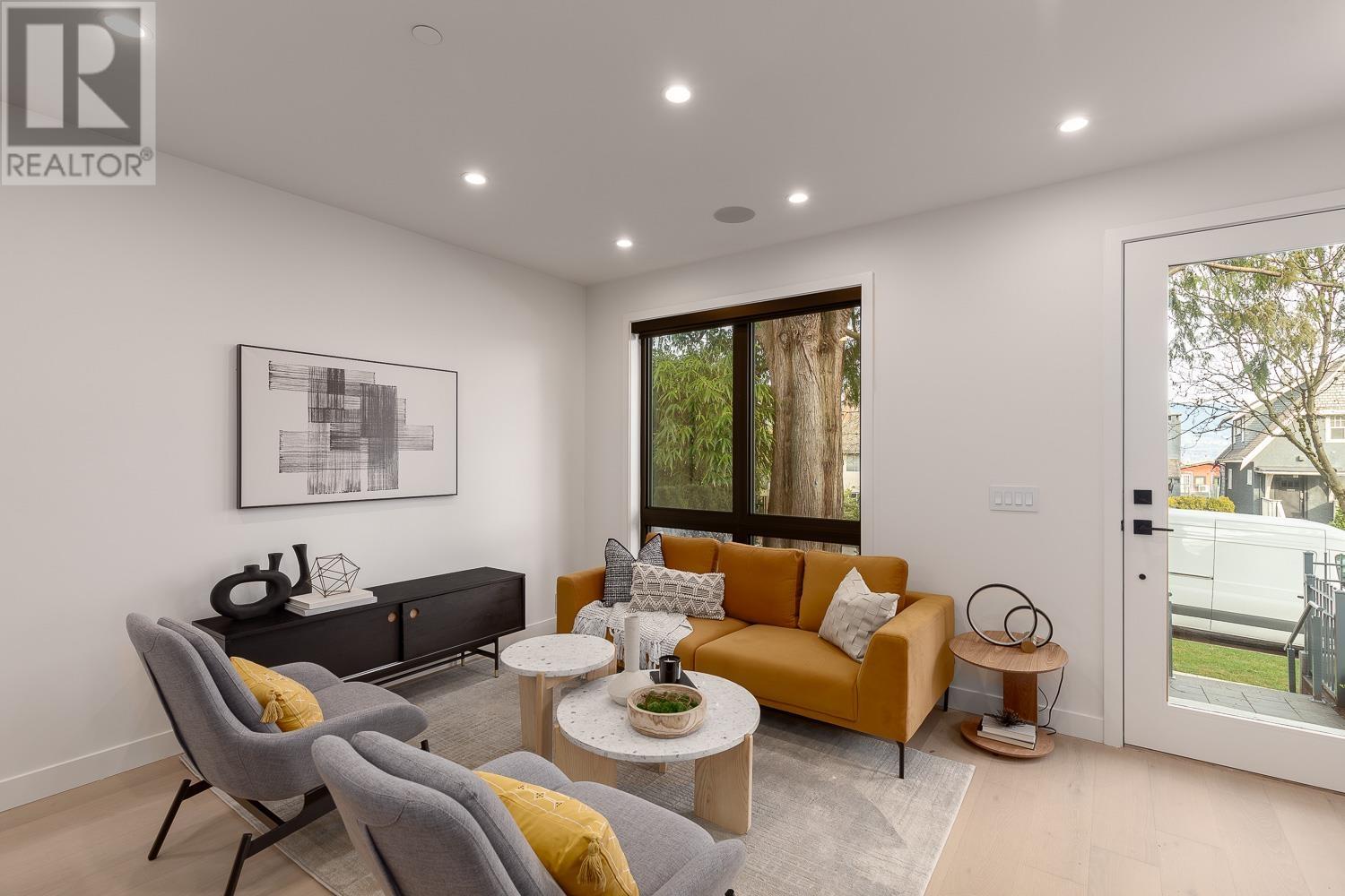 Listing Picture 4 of 31 : 1 3858 W 13TH AVENUE, Vancouver / 溫哥華 - 魯藝地產 Yvonne Lu Group - MLS Medallion Club Member