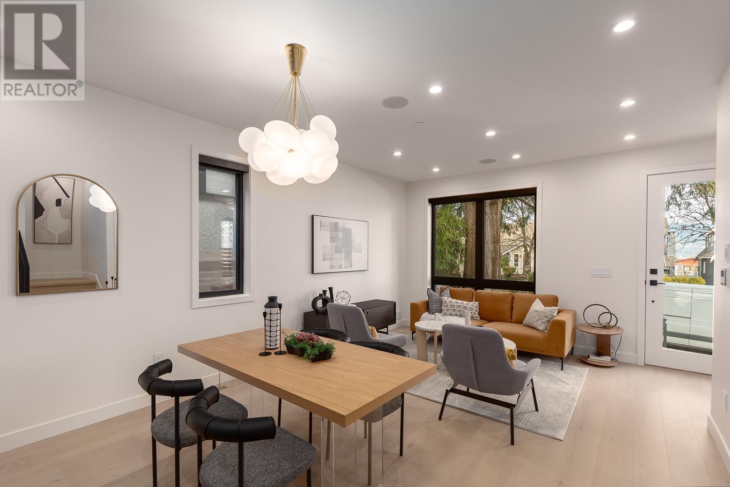 Listing Picture 8 of 31 : 1 3858 W 13TH AVENUE, Vancouver / 溫哥華 - 魯藝地產 Yvonne Lu Group - MLS Medallion Club Member