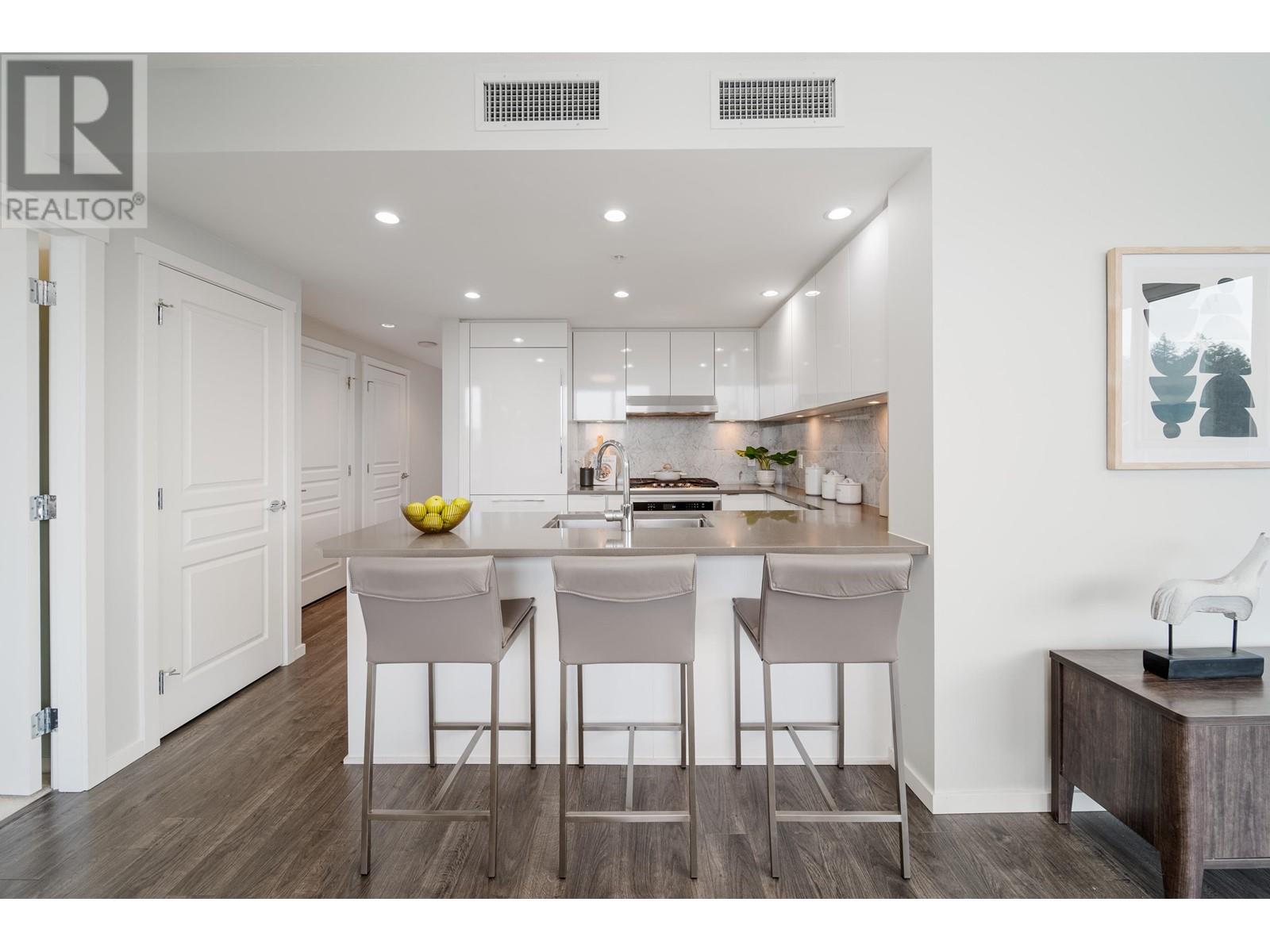 Listing Picture 19 of 40 : 906 5883 BARKER AVENUE, Burnaby / 本拿比 - 魯藝地產 Yvonne Lu Group - MLS Medallion Club Member