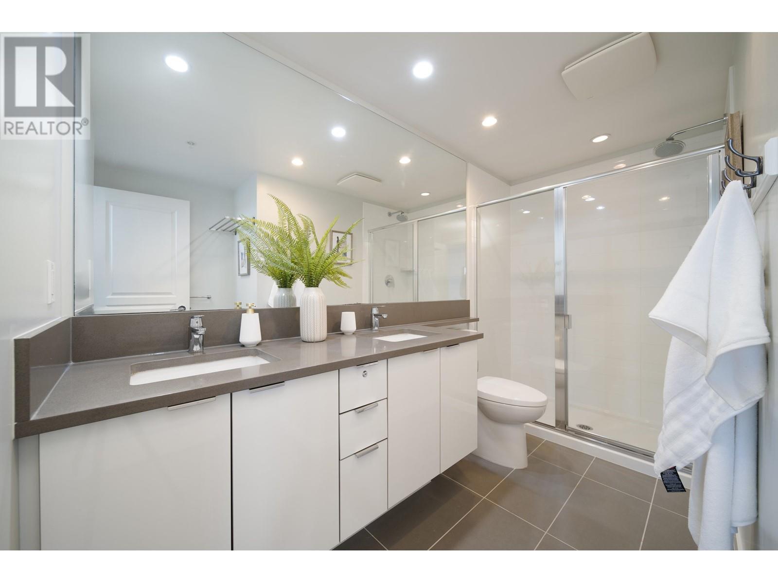Listing Picture 24 of 40 : 906 5883 BARKER AVENUE, Burnaby / 本拿比 - 魯藝地產 Yvonne Lu Group - MLS Medallion Club Member