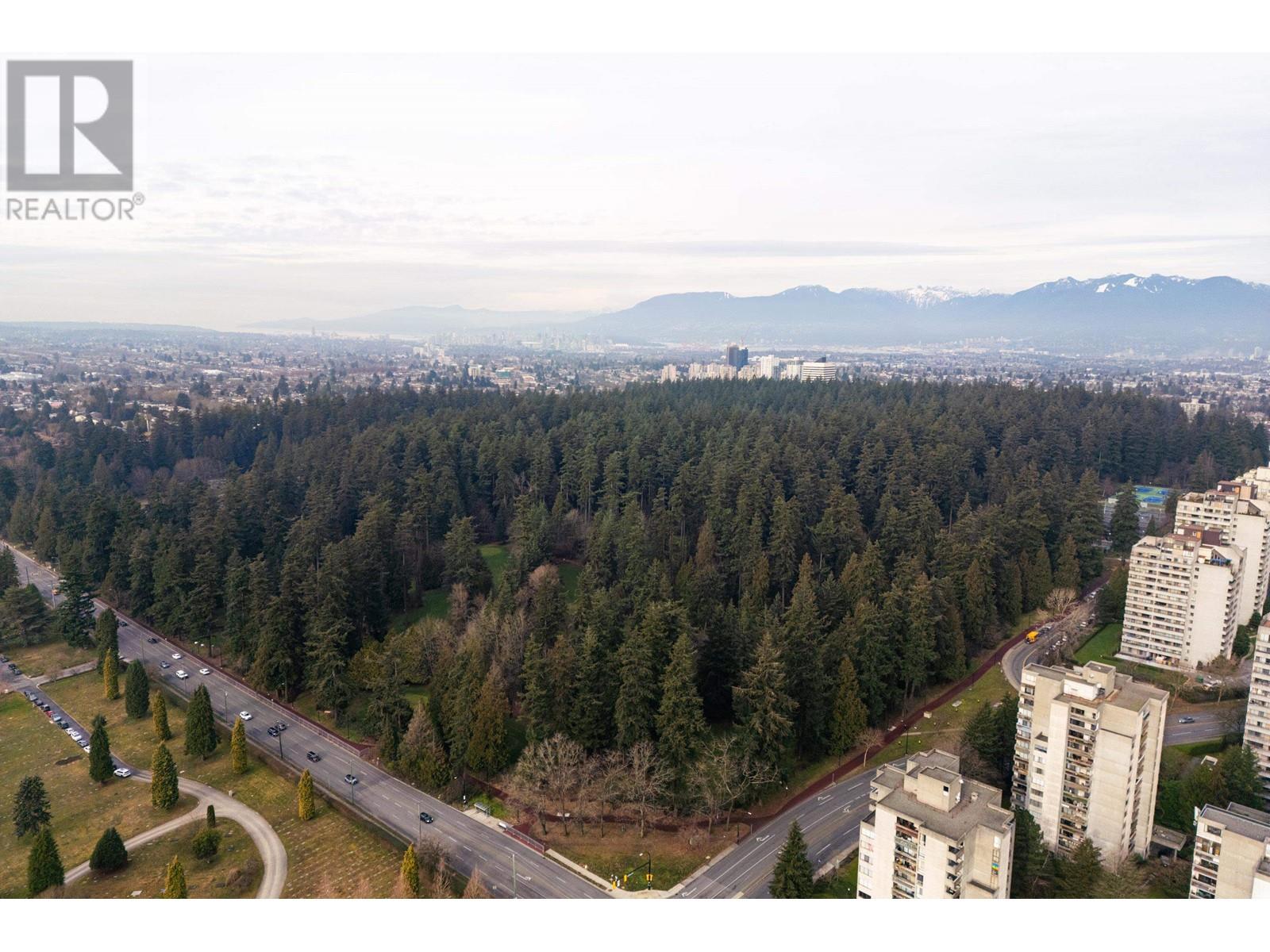 Listing Picture 36 of 40 : 906 5883 BARKER AVENUE, Burnaby / 本拿比 - 魯藝地產 Yvonne Lu Group - MLS Medallion Club Member