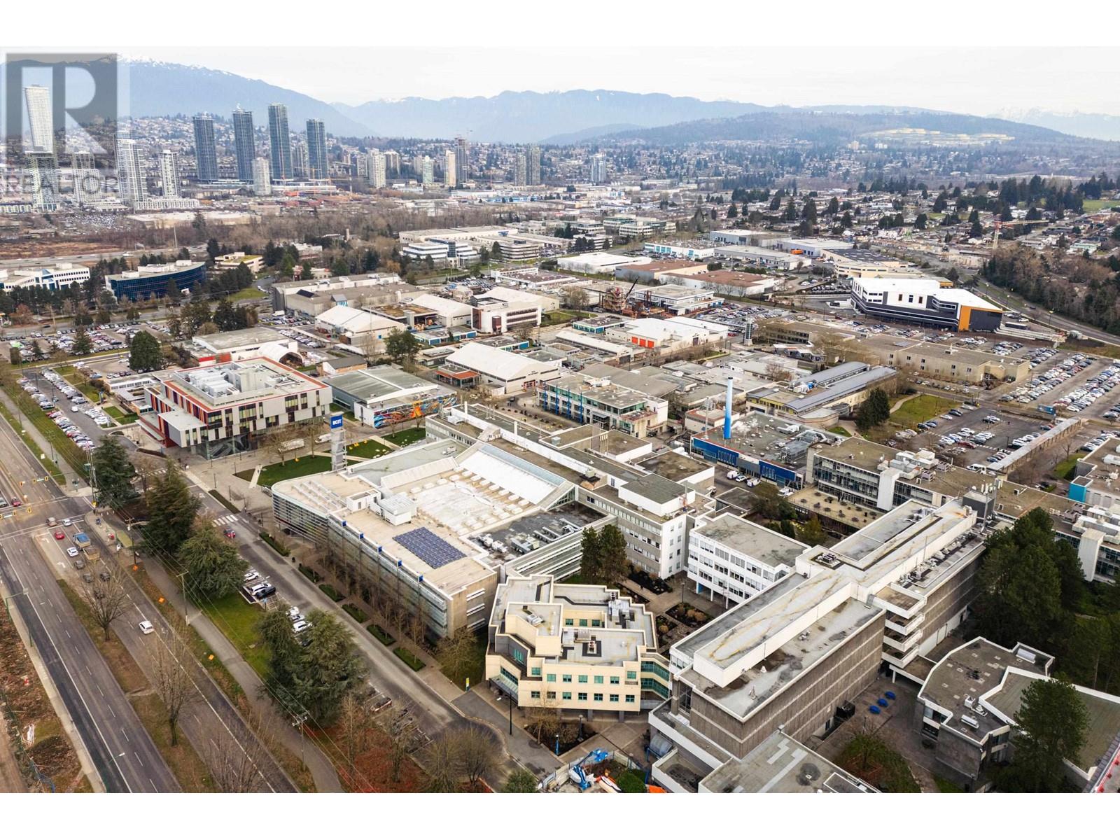 Listing Picture 37 of 40 : 906 5883 BARKER AVENUE, Burnaby / 本拿比 - 魯藝地產 Yvonne Lu Group - MLS Medallion Club Member