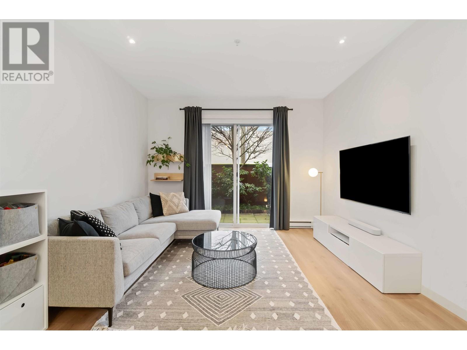 Listing Picture 2 of 34 : 54 6868 BURLINGTON AVENUE, Burnaby / 本拿比 - 魯藝地產 Yvonne Lu Group - MLS Medallion Club Member