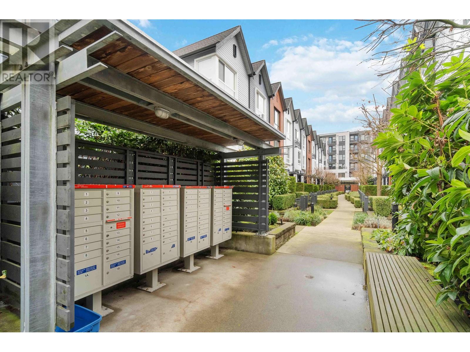 Listing Picture 23 of 34 : 54 6868 BURLINGTON AVENUE, Burnaby / 本拿比 - 魯藝地產 Yvonne Lu Group - MLS Medallion Club Member