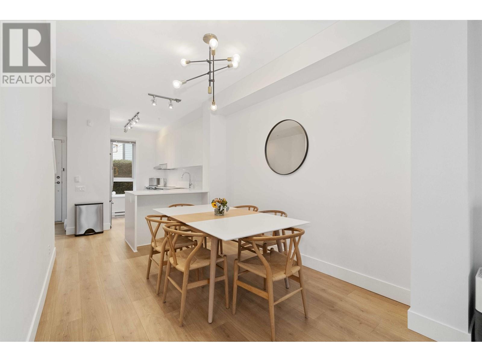 Listing Picture 7 of 34 : 54 6868 BURLINGTON AVENUE, Burnaby / 本拿比 - 魯藝地產 Yvonne Lu Group - MLS Medallion Club Member