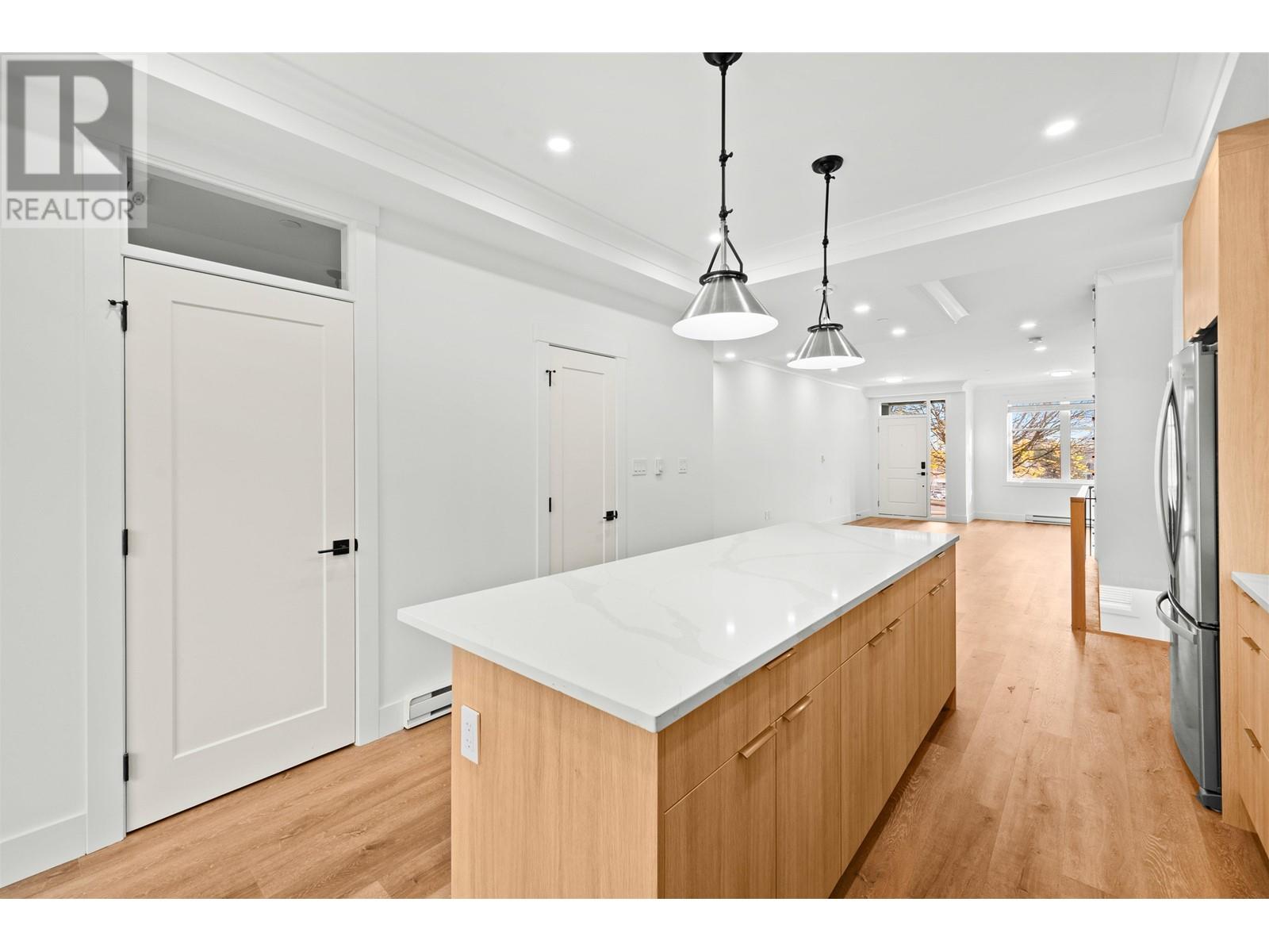 45 E 8th Avenue, New Westminster, British Columbia  V3L 4J4 - Photo 12 - R2960491