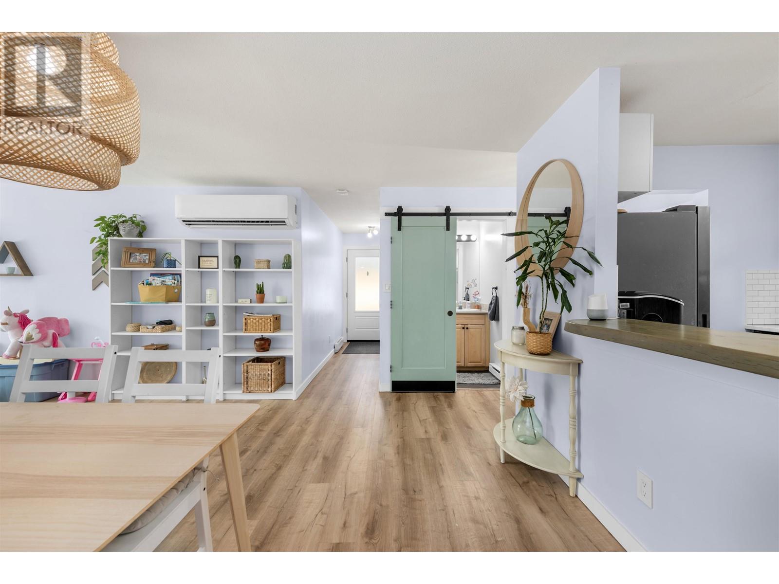 1025 Brothers Place, Squamish, British Columbia  V8B 0A9 - Photo 12 - R2960503