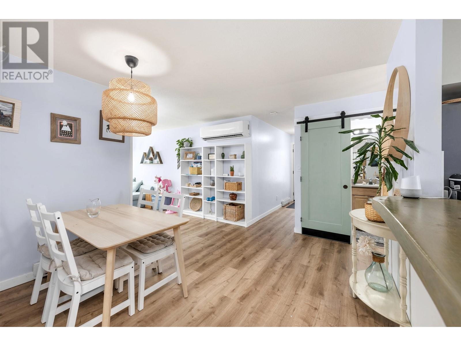 1025 Brothers Place, Squamish, British Columbia  V8B 0A9 - Photo 13 - R2960503