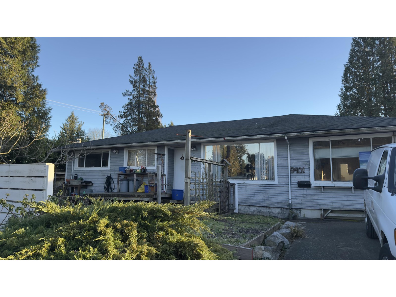 Property at 9401 DAWSON CRESCENT image 2