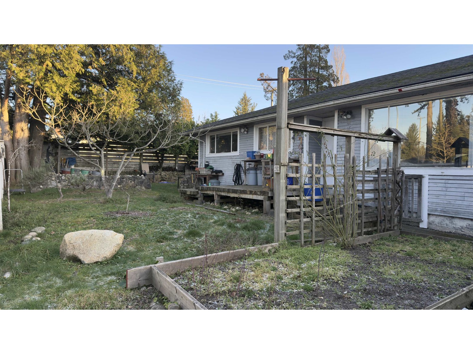 Property at 9401 DAWSON CRESCENT image 4