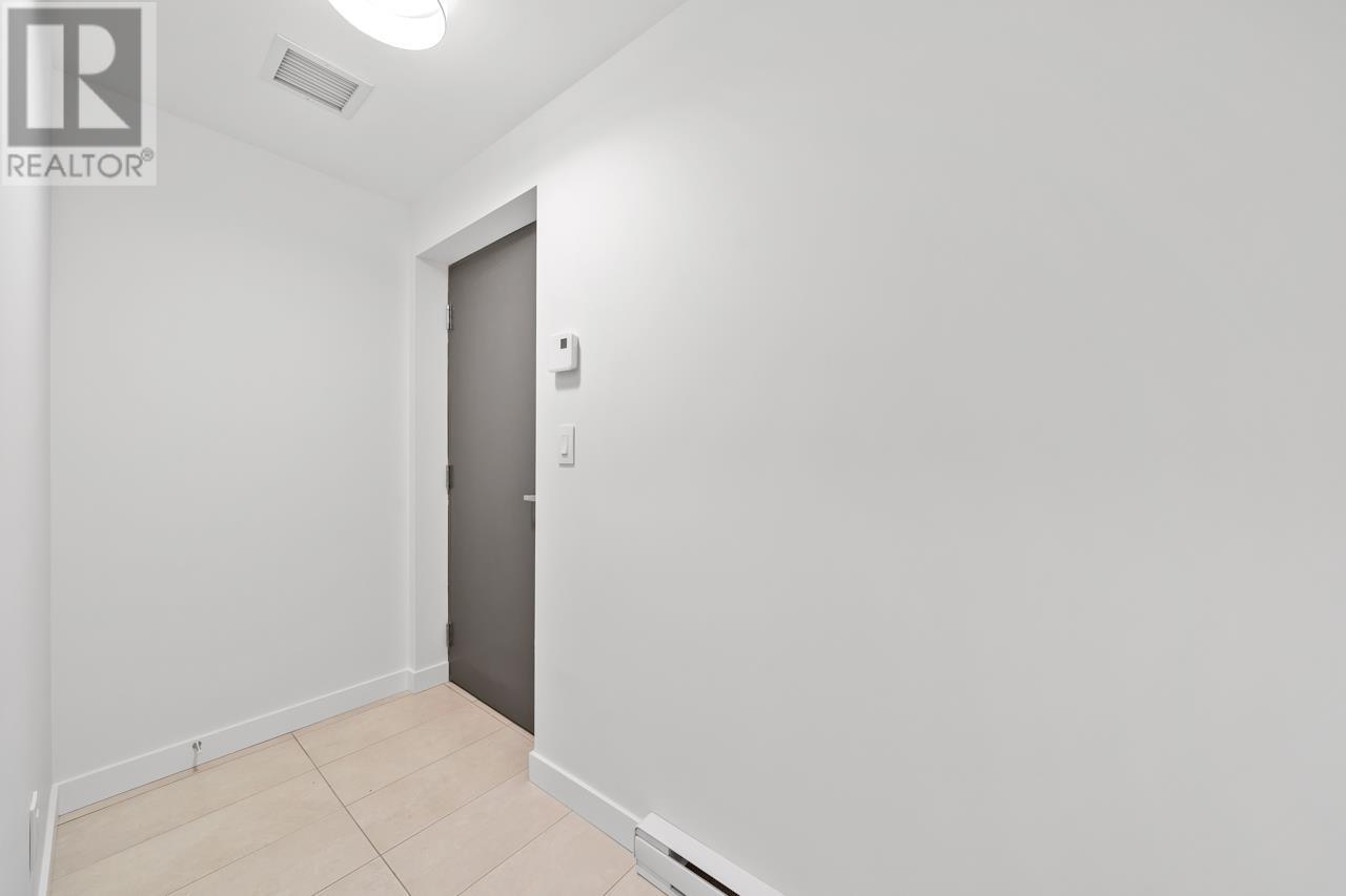 Listing Picture 19 of 25 : 401 6085 IRMIN STREET, Burnaby / 本拿比 - 魯藝地產 Yvonne Lu Group - MLS Medallion Club Member
