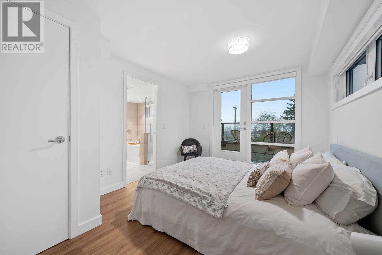 Listing Picture 12 of 25 : 401 6085 IRMIN STREET, Burnaby / 本拿比 - 魯藝地產 Yvonne Lu Group - MLS Medallion Club Member