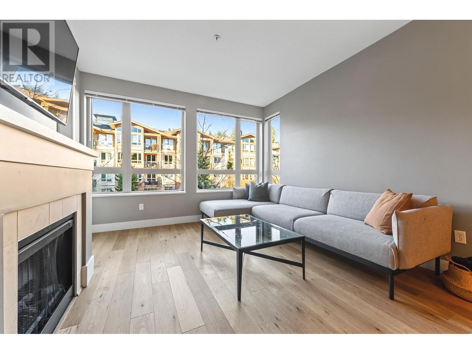 209 2601 Whiteley Court, North Vancouver, British Columbia  V7J 2R7 - Photo 4 - R2960347