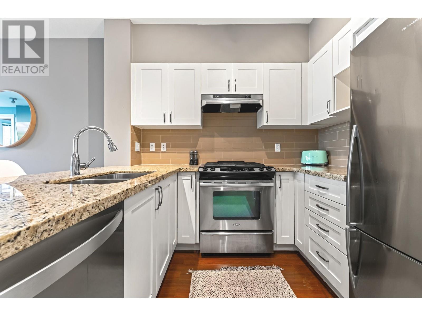 209 2601 Whiteley Court, North Vancouver, British Columbia  V7J 2R7 - Photo 12 - R2960347