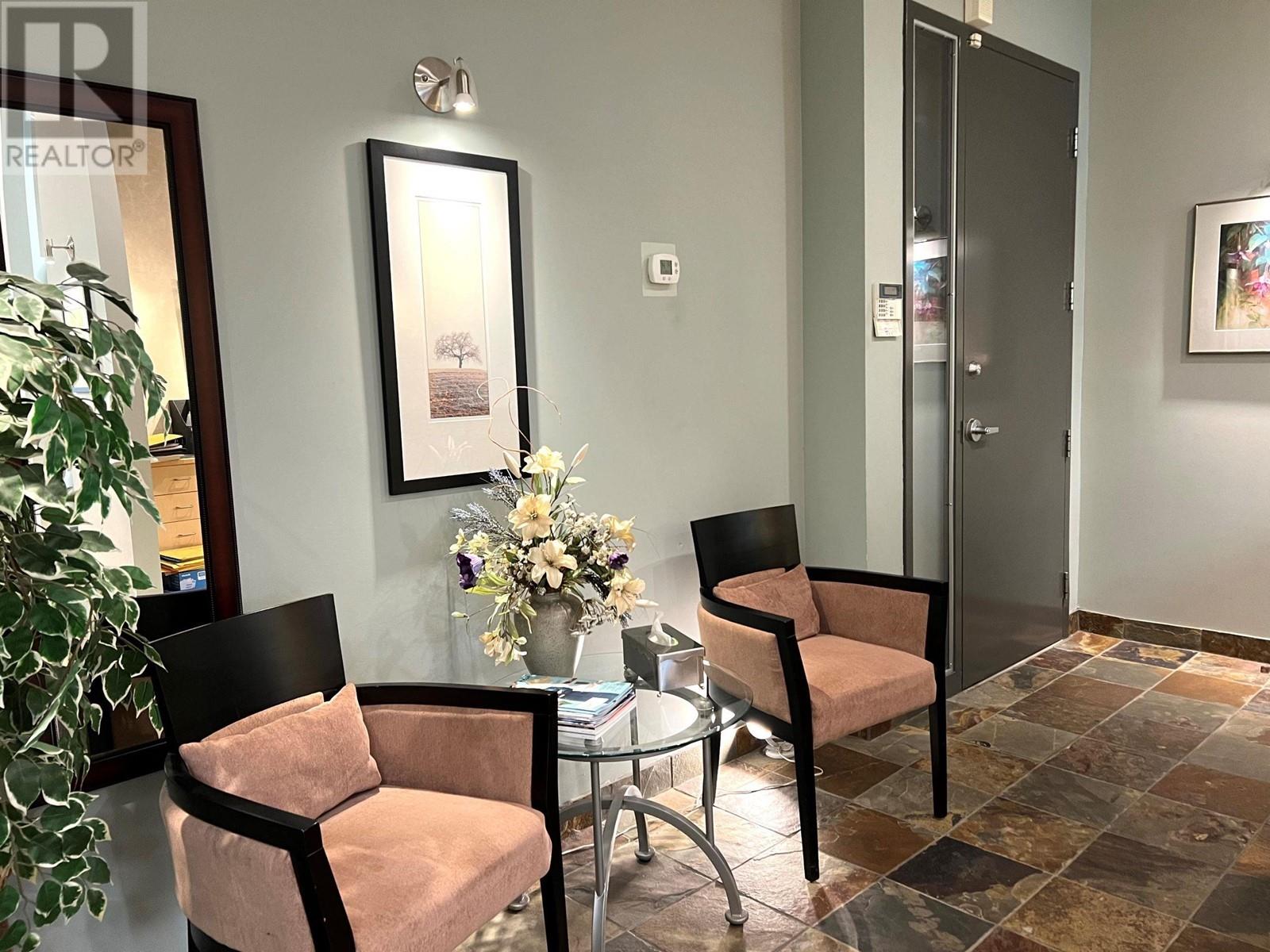 Listing Picture 3 of 12 : 208 179 DAVIE STREET, Vancouver / 溫哥華 - 魯藝地產 Yvonne Lu Group - MLS Medallion Club Member