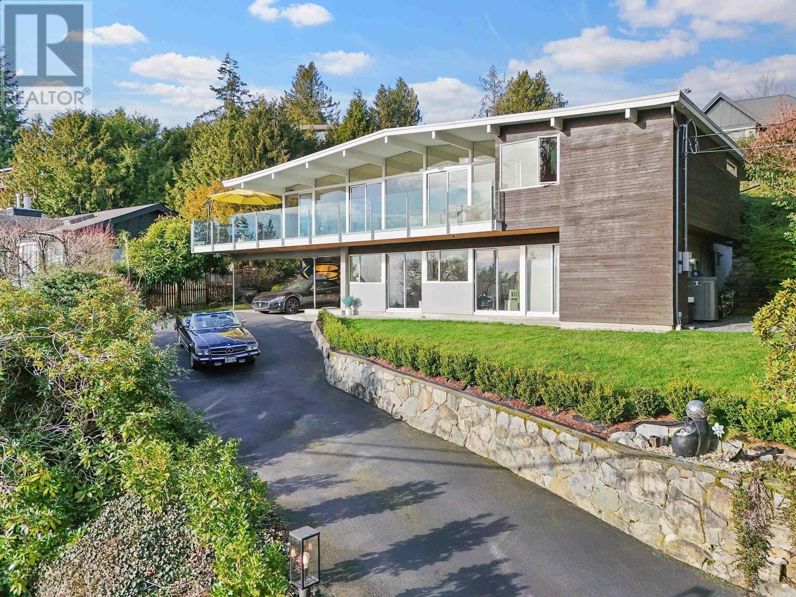 4045 Bayridge Avenue, West Vancouver, British Columbia  V7V 3J9 - Photo 3 - R2959708