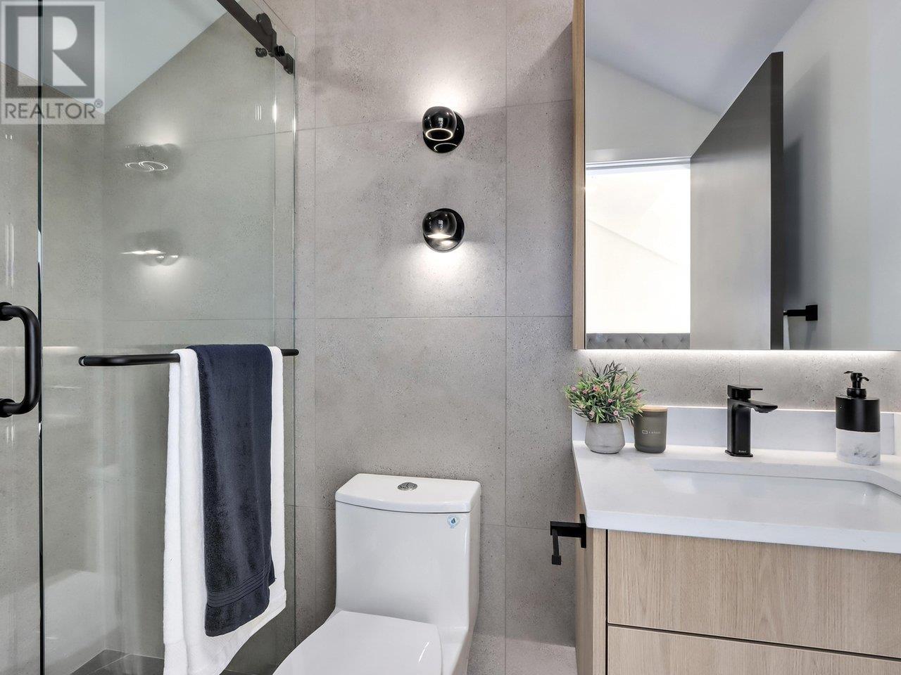 Listing Picture 18 of 33 : 1226 VICTORIA DRIVE, Vancouver / 溫哥華 - 魯藝地產 Yvonne Lu Group - MLS Medallion Club Member