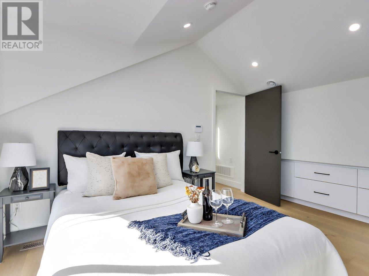 Listing Picture 19 of 33 : 1226 VICTORIA DRIVE, Vancouver / 溫哥華 - 魯藝地產 Yvonne Lu Group - MLS Medallion Club Member