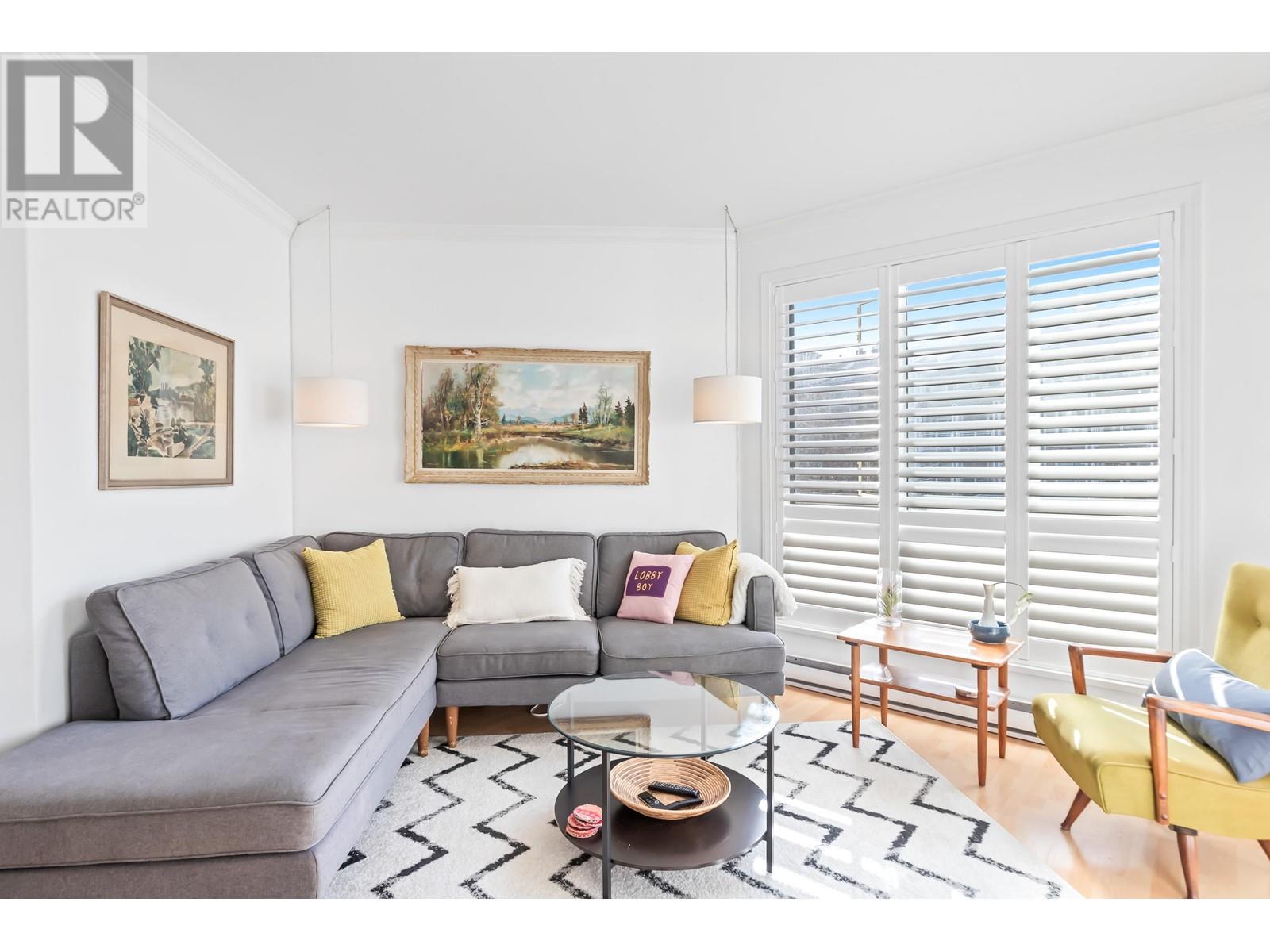 207 3608 DEERCREST DRIVE